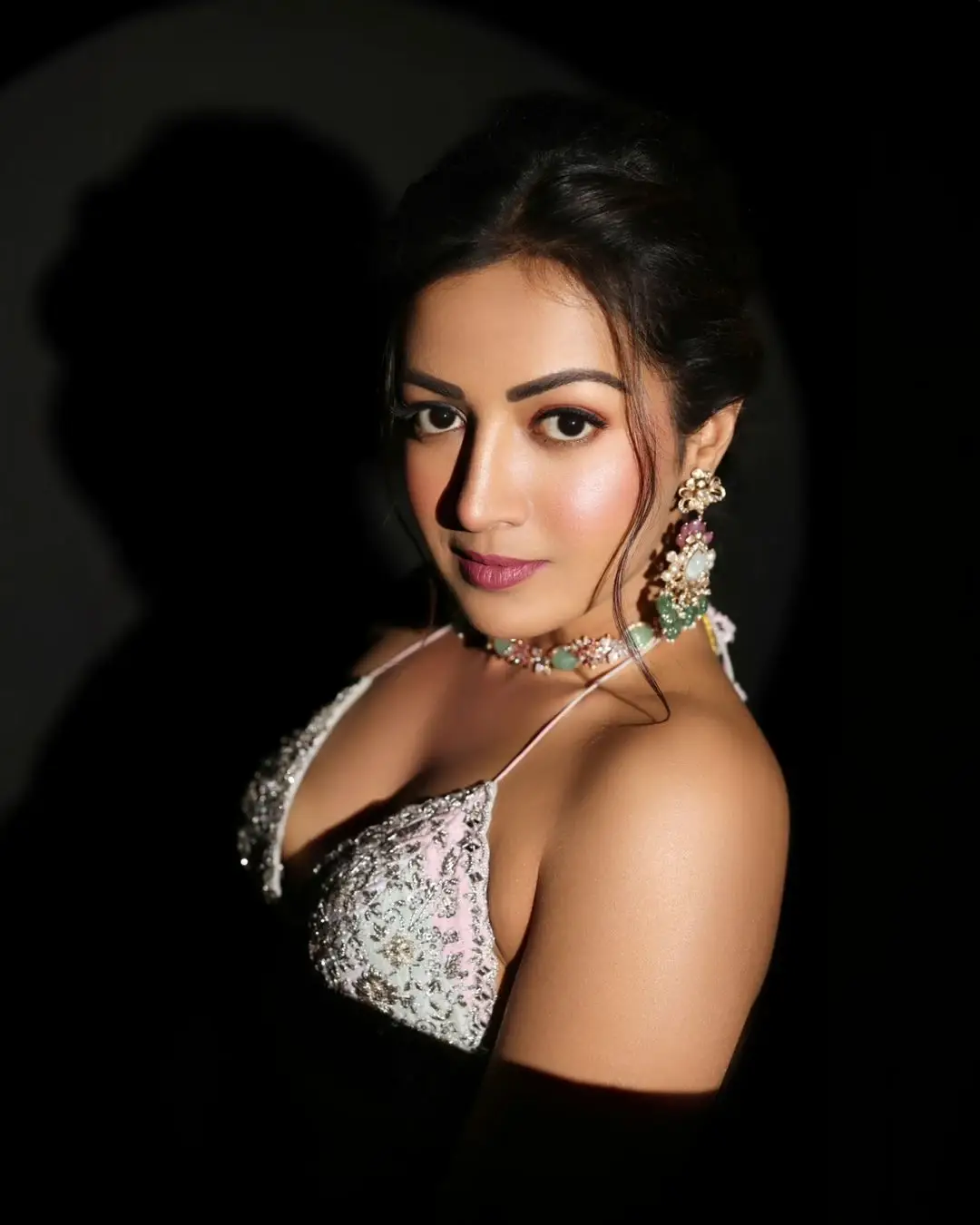 INDIAN ACTRESS CATHERINE TRESA IN WHITE LEHENGA CHOLI 2